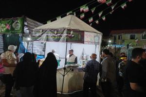 خدمت رسانی موکب خادمیاران رضوی مسجد میرمحمدخانی در اجتماع تجدید بیعت مردم سمنان با رهبری در شب شصت و چهارم اقتدار